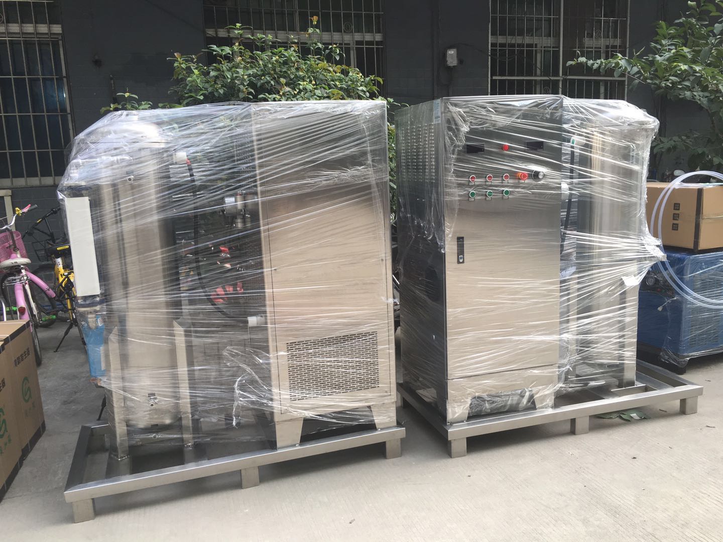 佳环臭氧基地(dì)再次发力发往(wǎng)江苏两台800G氛围源臭氧机