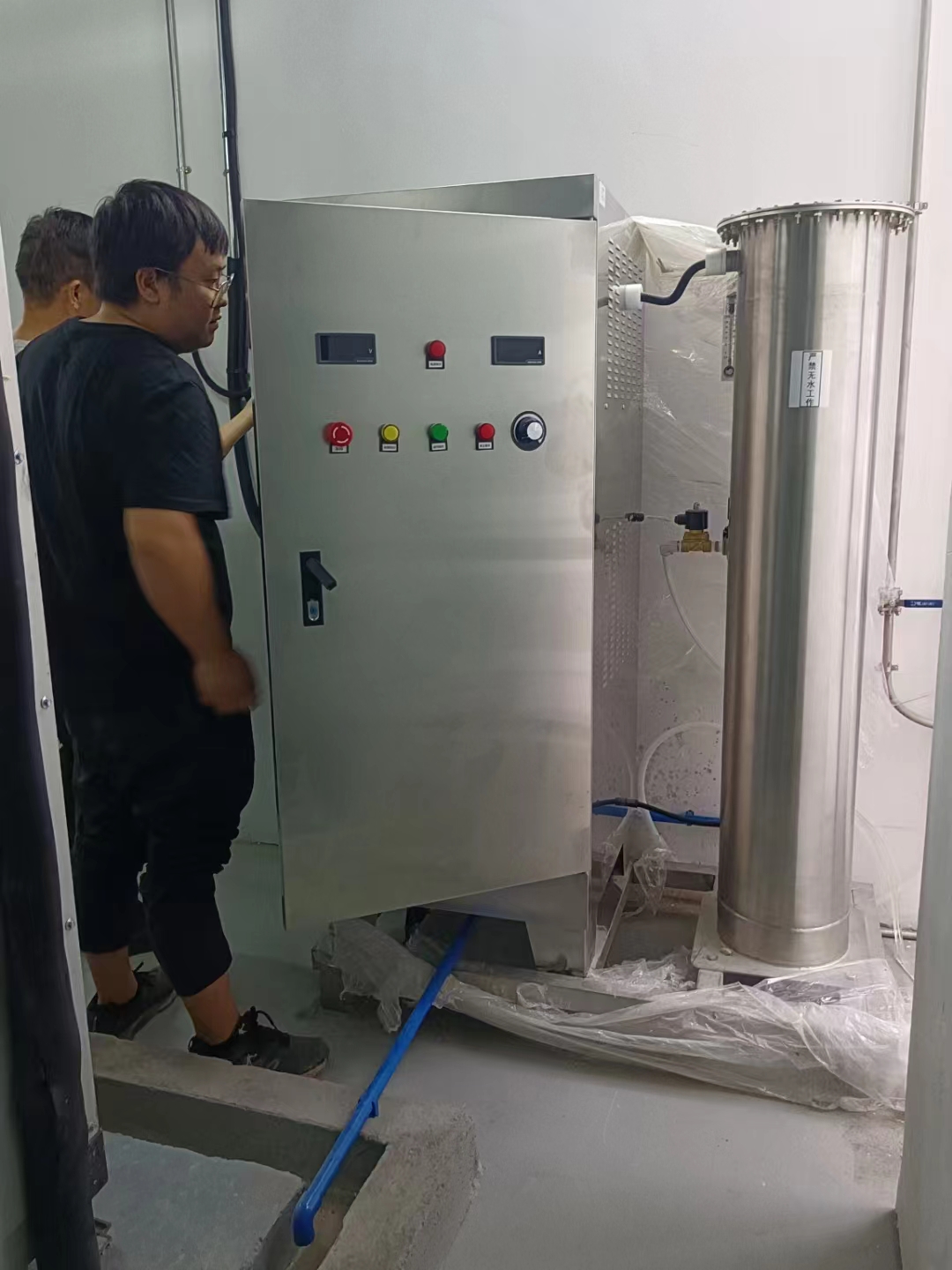 400克臭氧机带制(zhì)氧源臭氧产生器(qì)3套出产调试发货中(zhōng)