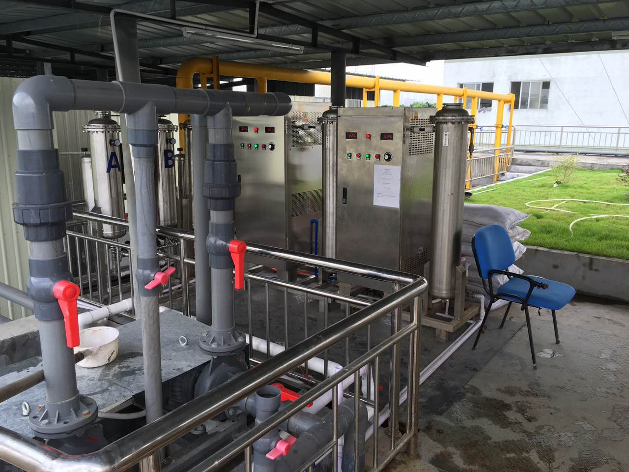 1687228296118616.png 2套500克氧气(qì)源装置现场图.png